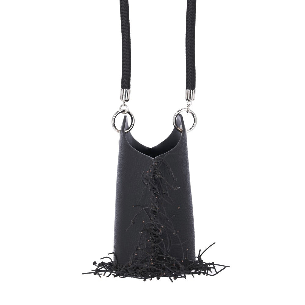 PÚA BUCKET BAG // Black bison