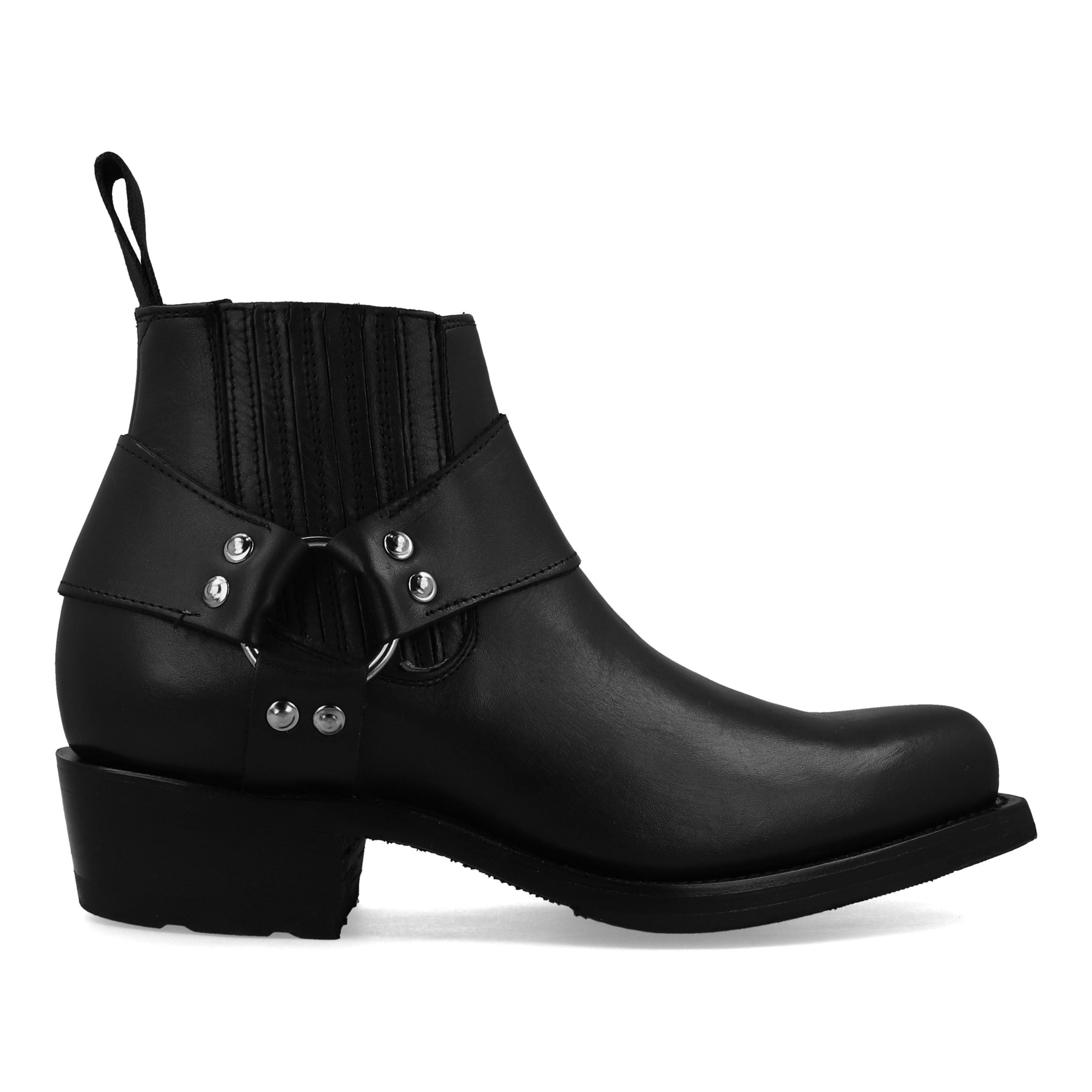 BOTAS SQUARE TOE // Black