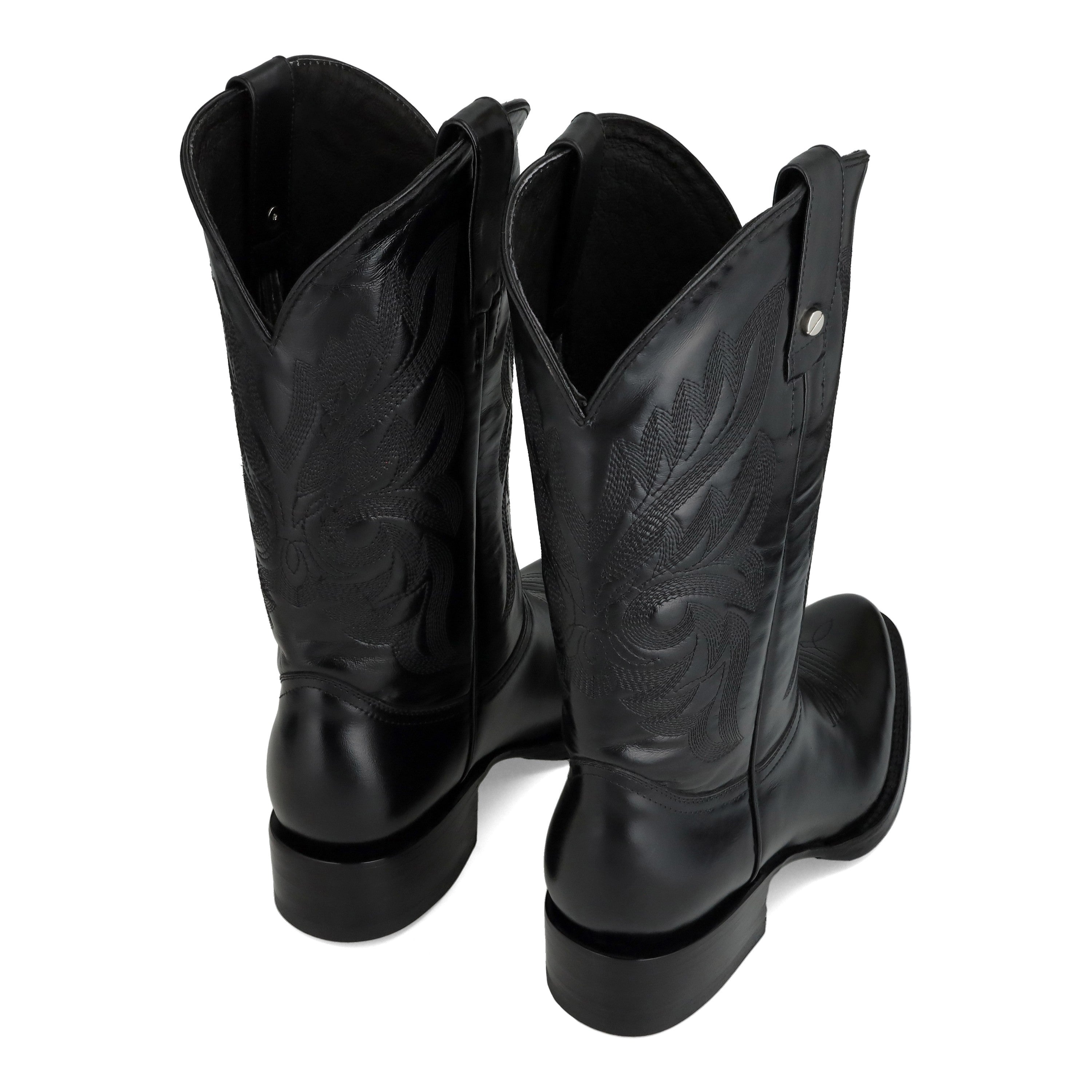 COWBOY BOOTS // oval